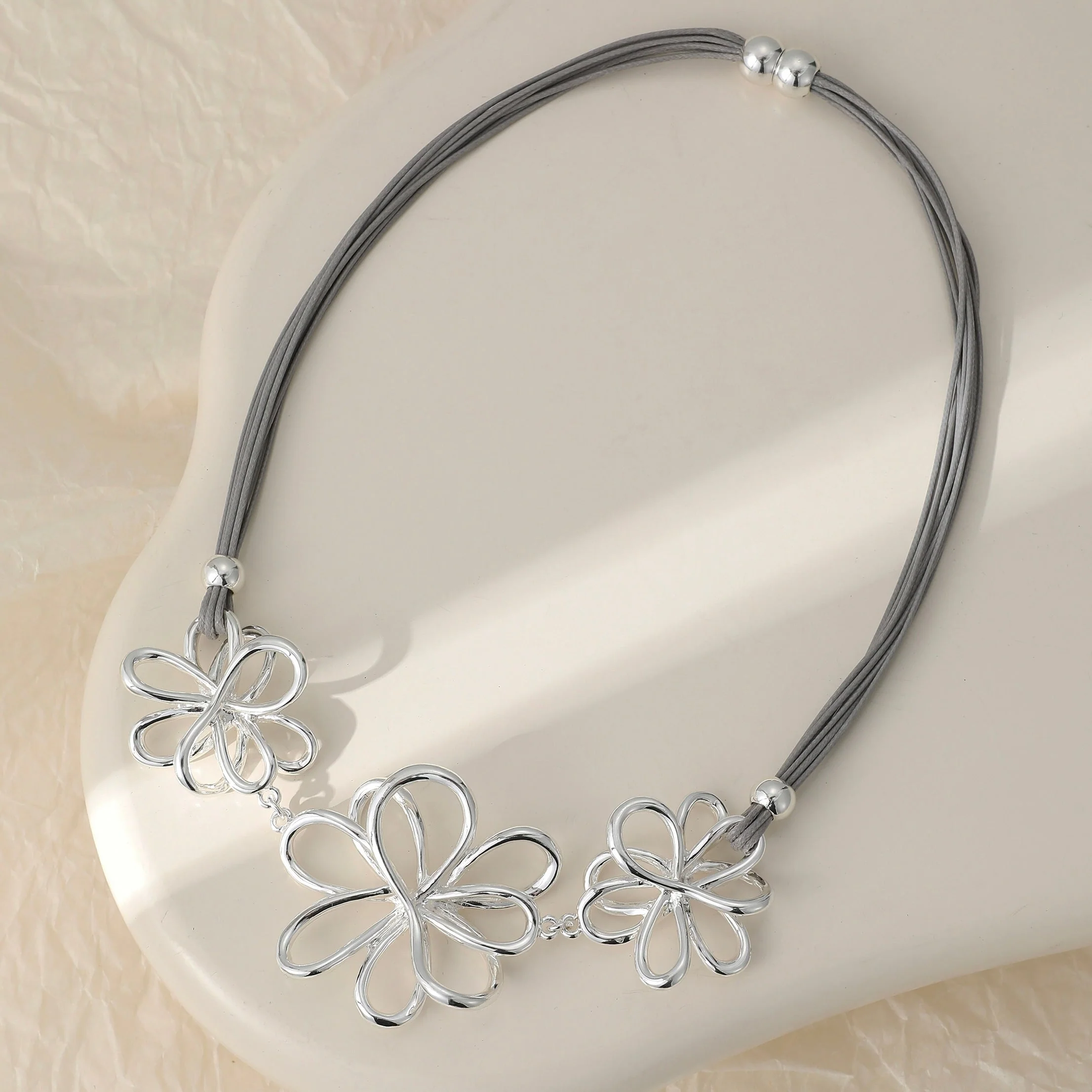Daisy Statement Necklace - Image 4
