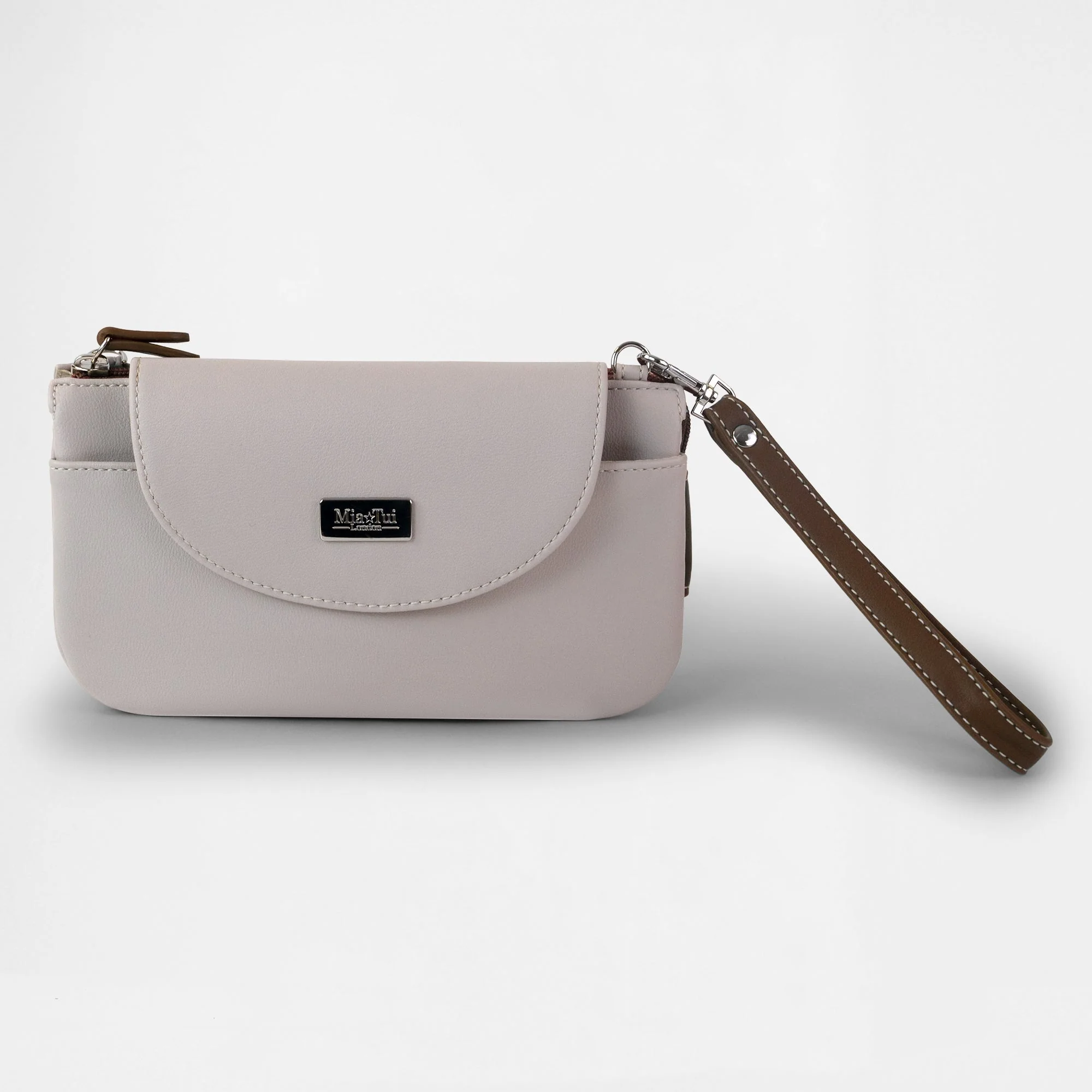 Isobel - Image 13