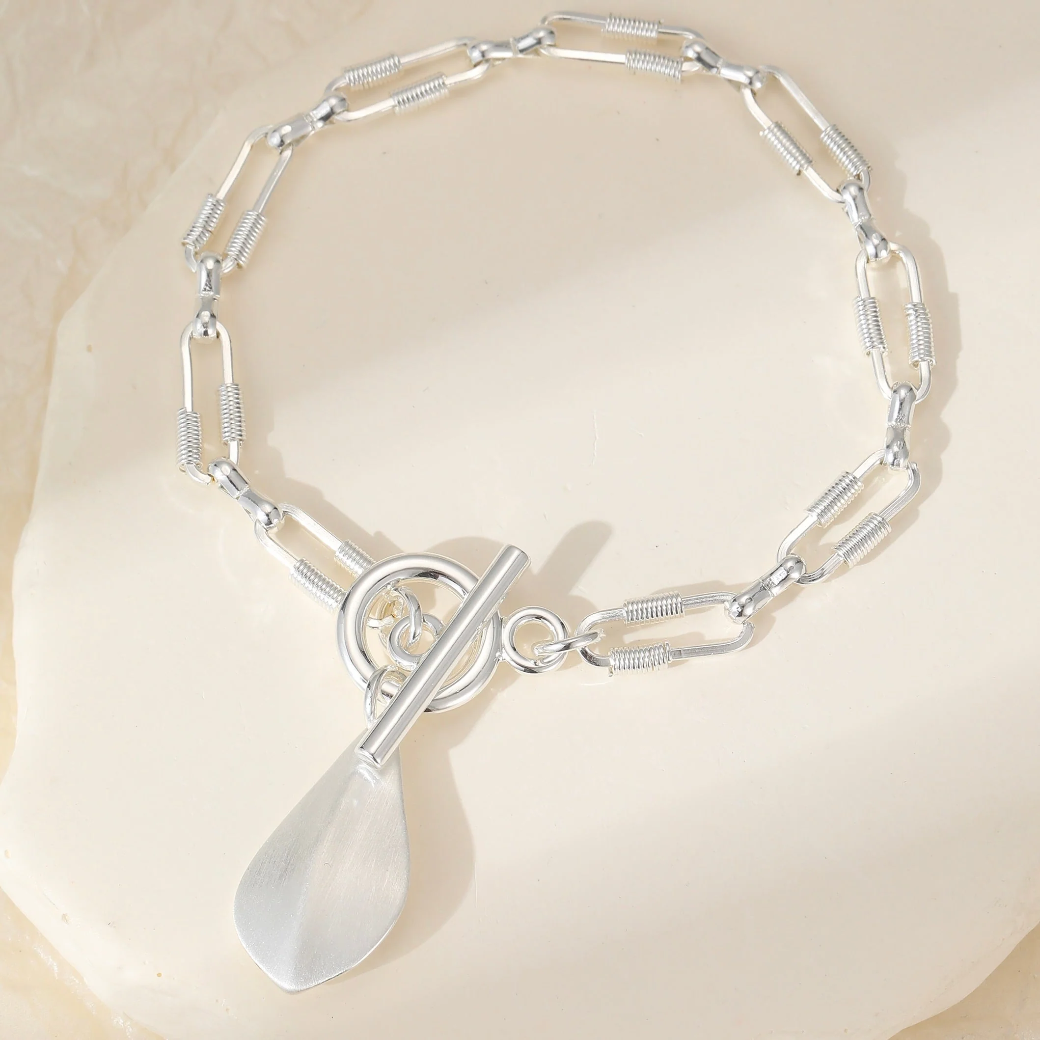 Teardrop Pendant Chain Necklace - Image 5