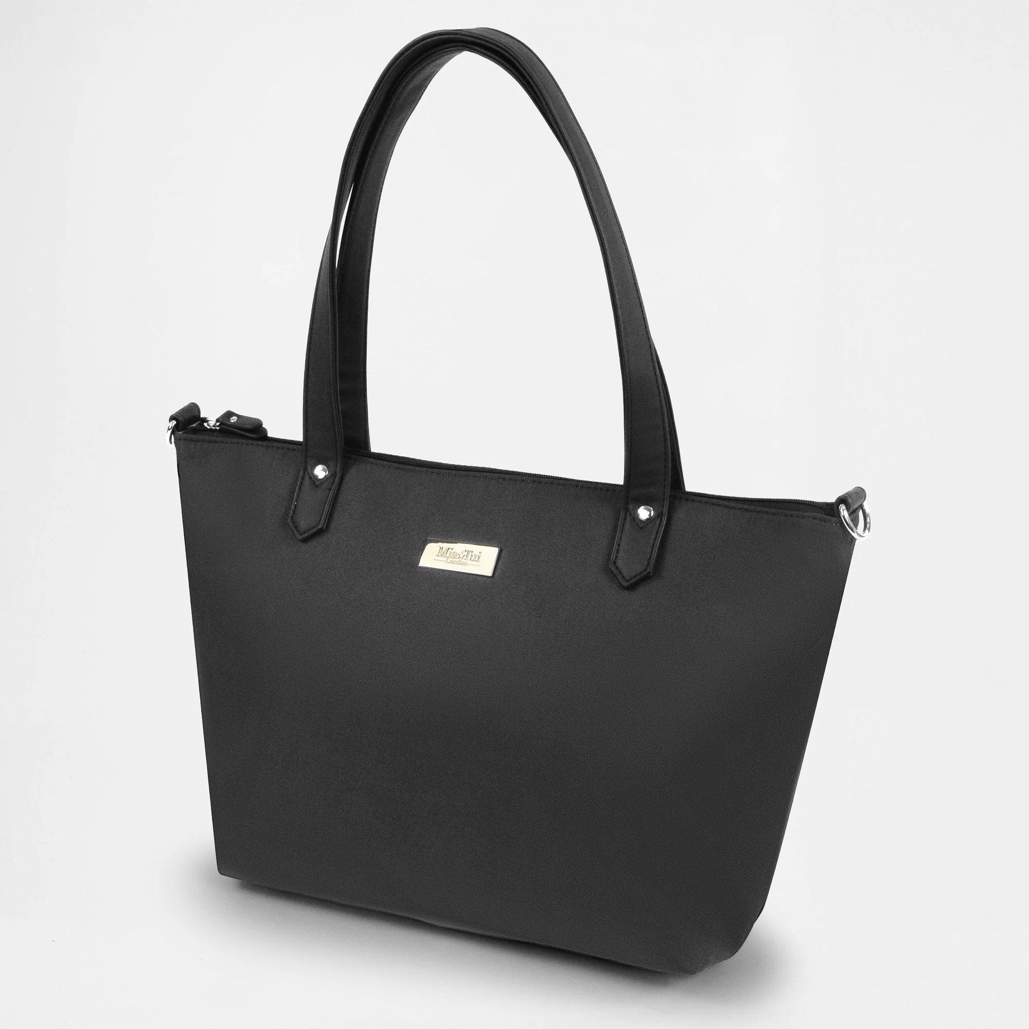 Zoe - Image 11