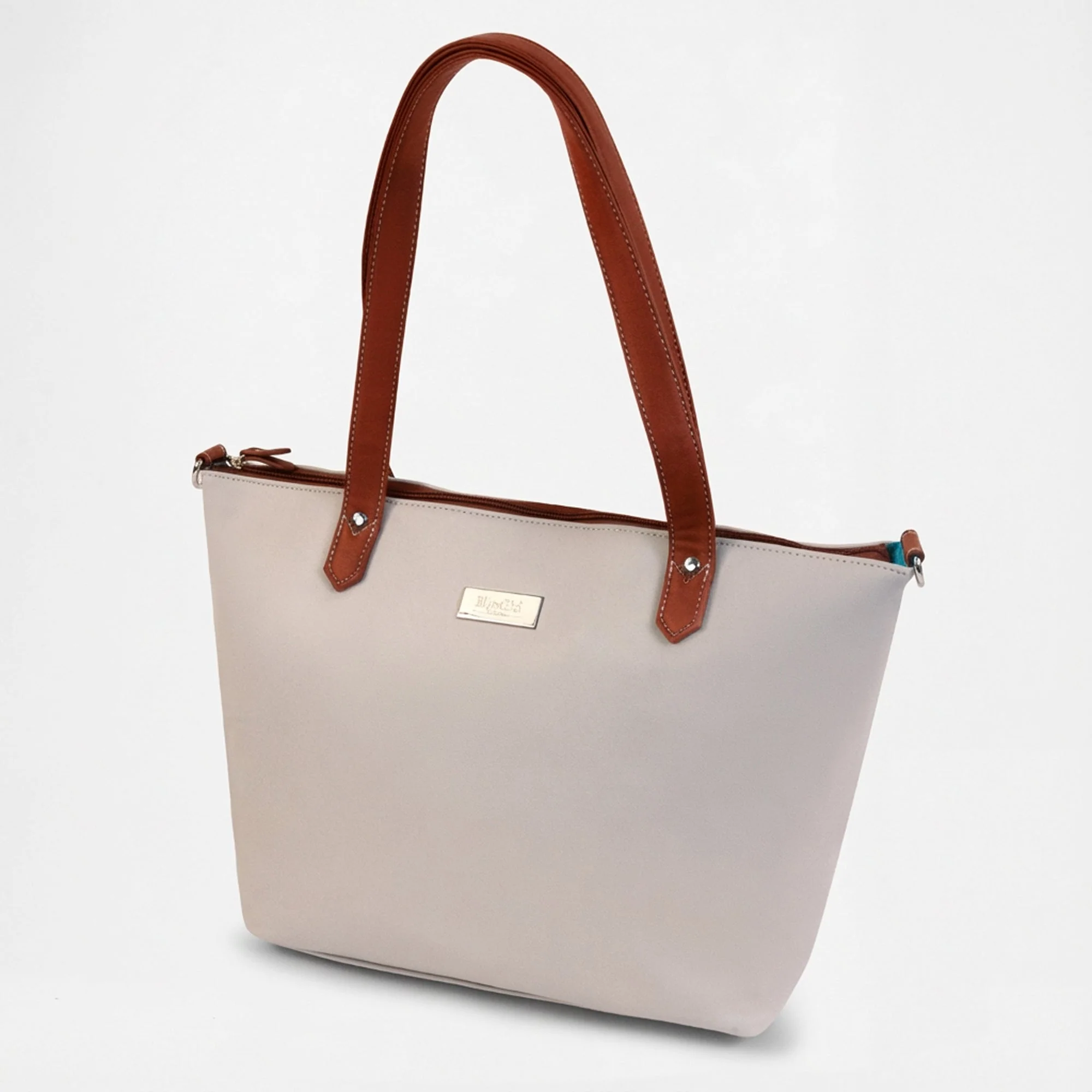 Zoe - Image 16